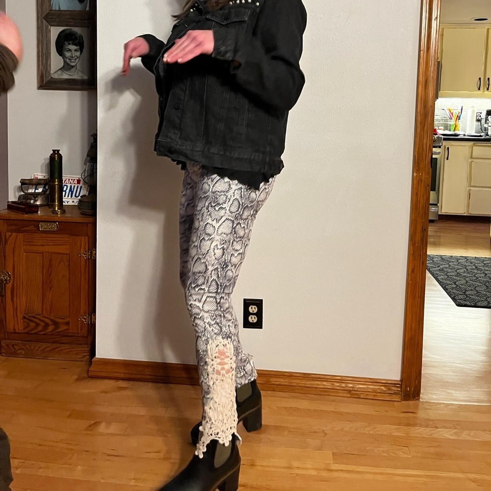 Vocal Apparel Knit Leggings with Snakeskin pattern, crystal and lace. - Picture 9 of 14